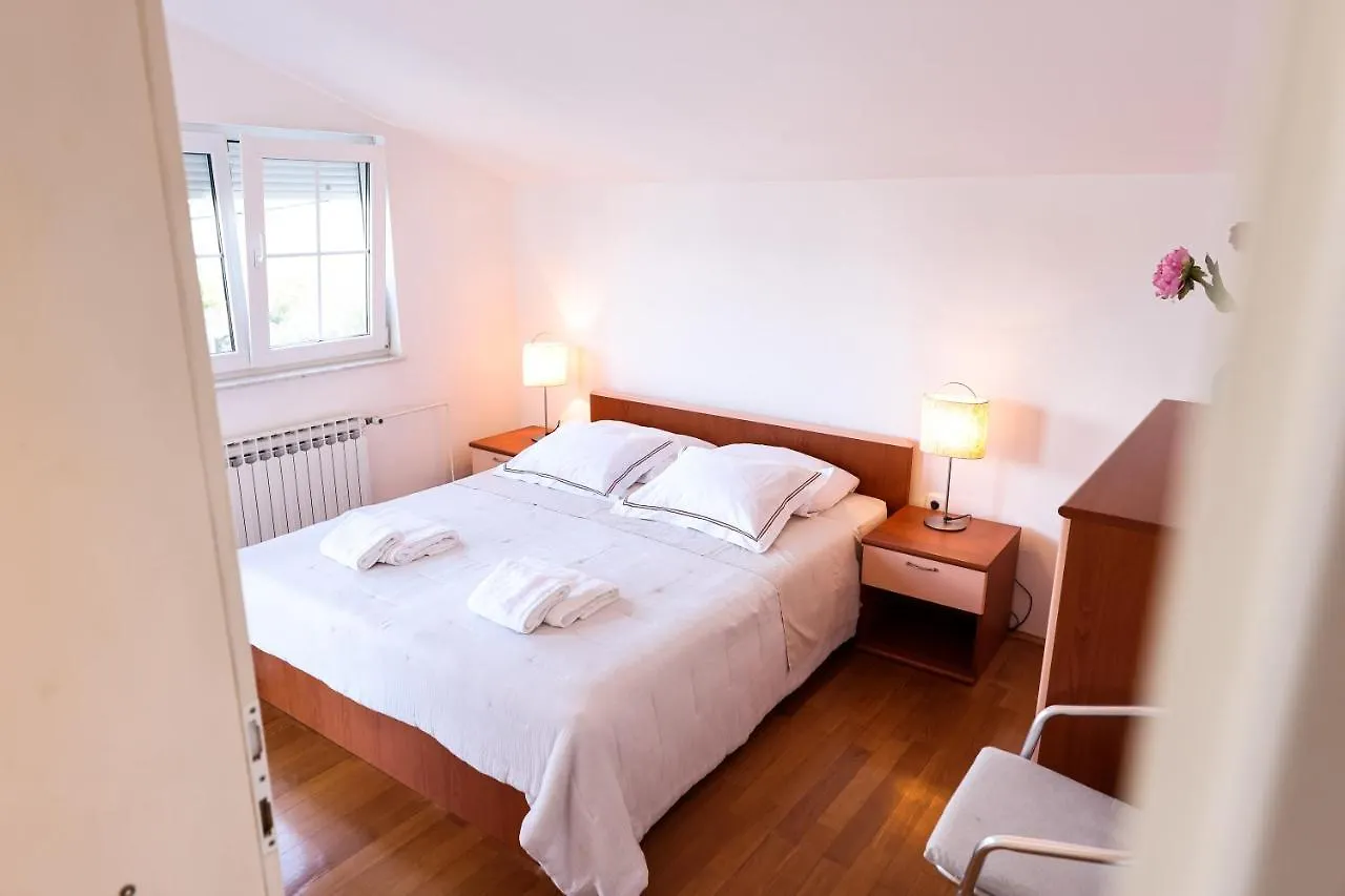 Vendégház Apartment And Rooms Santini Sveti Filip i Jakov