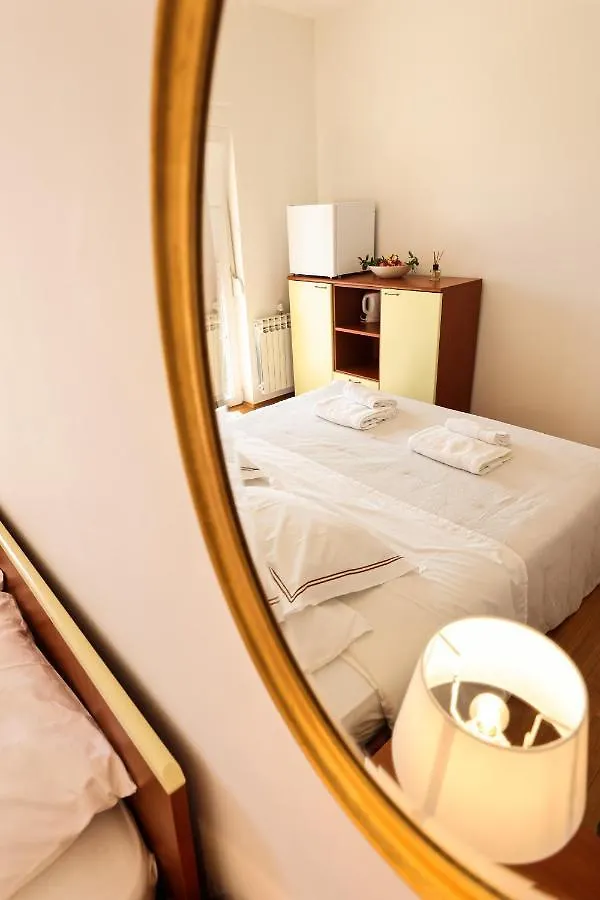 Apartment And Rooms Santini Sveti Filip i Jakov